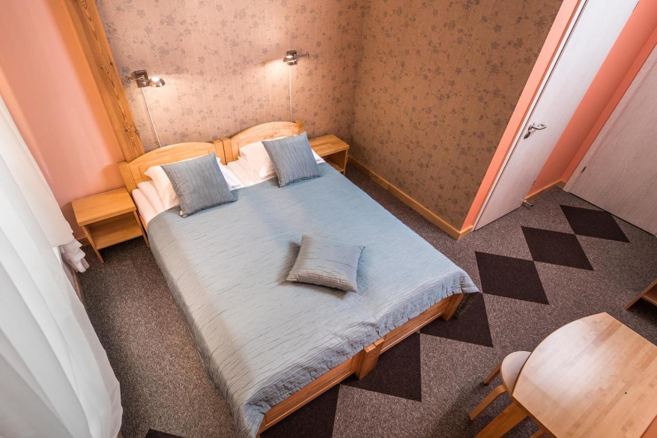 Abzali Hotel And Restaurant With Self Check-In Ādaži 外观 照片
