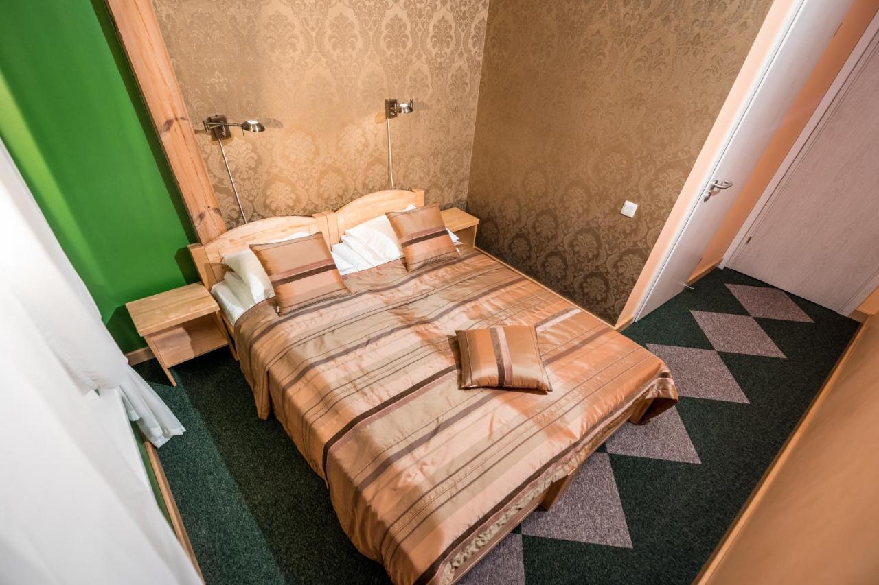 Abzali Hotel And Restaurant With Self Check-In Ādaži 外观 照片